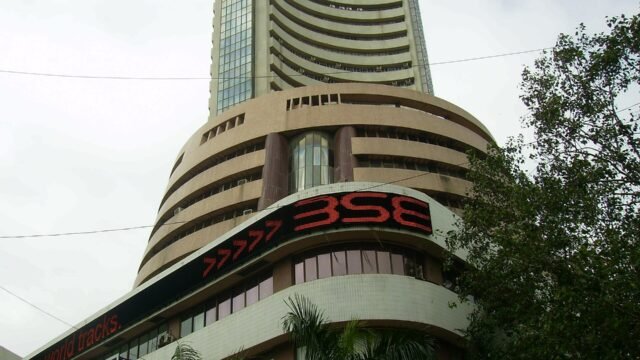 Sensex and Nifty 50 Close Lower as Rupee Weakens